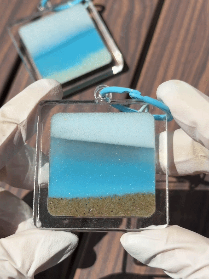 Ocean Wave Liquid Art Keychain 🌊